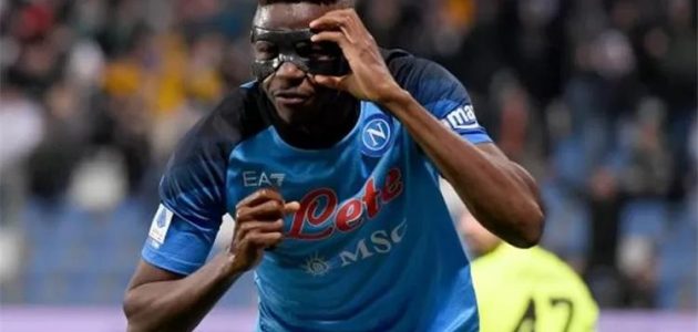 دوري أبطال أوروبا يبعد أوسيمين عن الدوري الإنجليزي